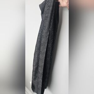 Gucci Gray and Black Scarf